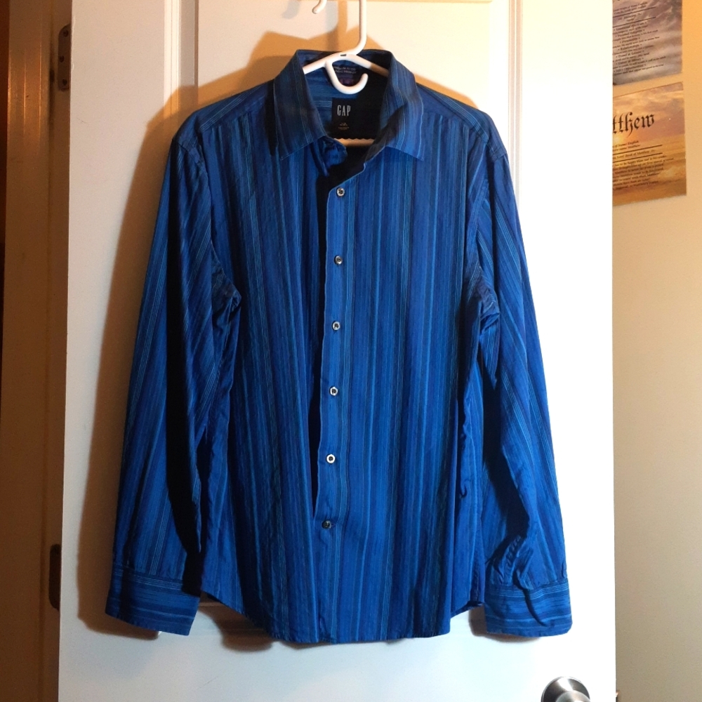 Gap Blue Pinstripe Button Down Shirt